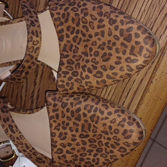 Universal Thread Leopard Print Flats NEW WITH TAGS Carmela - Picture 2 of 6